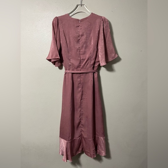 NWT Lulus Wrapped Up In Love Mauve Textured Satin Wrap Midi Dress Womens Size M - Picture 8 of 11